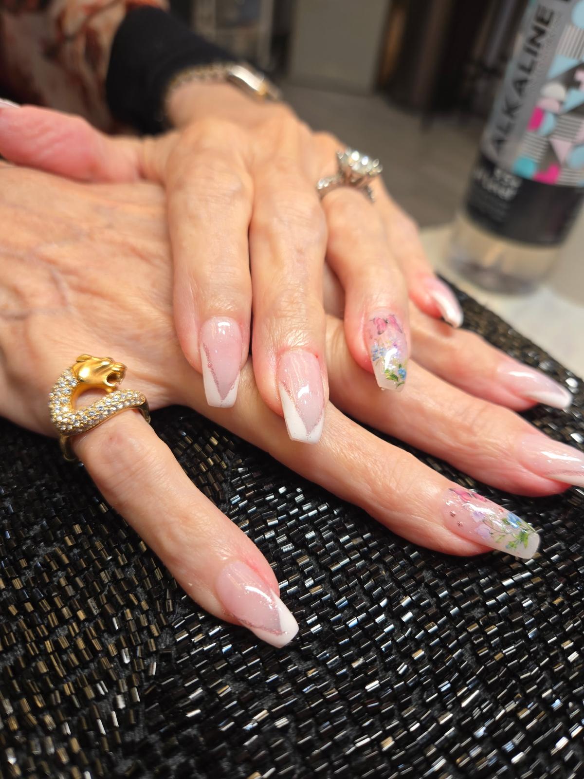 Purple nude gloss almond acrylic nails with butterfly art — Allegro El Paso